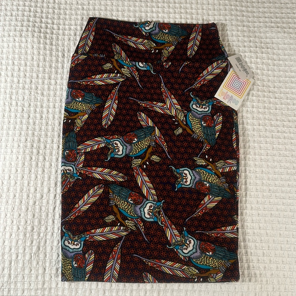 LuLaRoe Women’s Cassie Pencil Skirt/Size:XS/Color: Multi Owl-Feather Design(NWT)